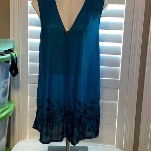 Elegant Blue Sleeveless Mini Dress - Picture 1 of 9
